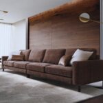 Canapea Russel LeComfort din piele, design modern și linii elegante